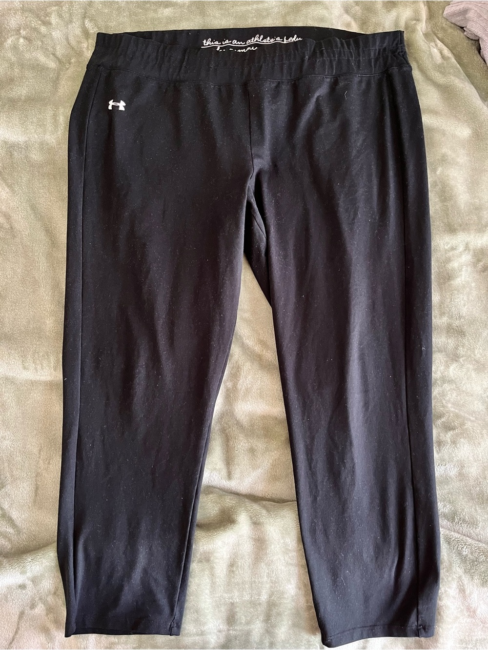 Under Armour  Black Athletic cropped
